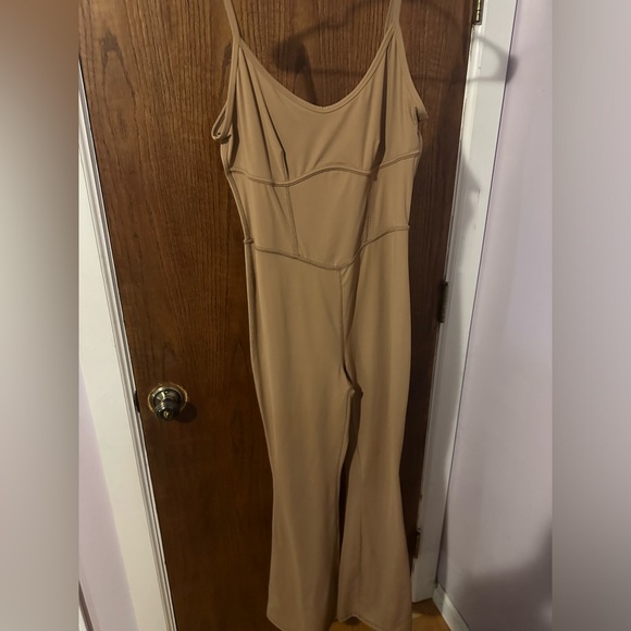 JoyLab Flare Leg Sleeveless Bodysuit Unitard NW
Jumpsuit One-Piece Large Tan - Picture 6 of 8